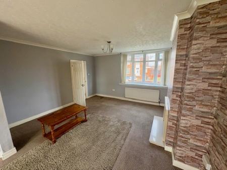 3 bedroom Semi-detached house to let in Glenfield Road, Longbenton, Newcastle upon Tyne, NE12