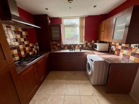 3 bedroom Semi-detached house to let in Glenfield Road, Longbenton, Newcastle upon Tyne, NE12