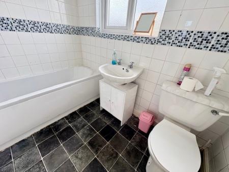 3 bedroom Semi-detached house to let in Glenfield Road, Longbenton, Newcastle upon Tyne, NE12