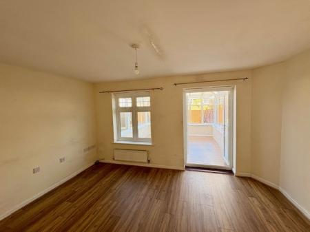 2 bedroom Semi-detached house to let in Aydon Gardens, Longbenton, NE12