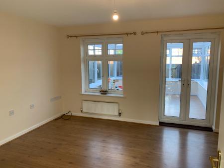 2 bedroom Semi-detached house to let in Aydon Gardens, Longbenton, NE12