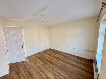 2 bedroom Semi-detached house to let in Aydon Gardens, Longbenton, NE12