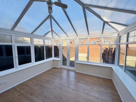 2 bedroom Semi-detached house to let in Aydon Gardens, Longbenton, NE12