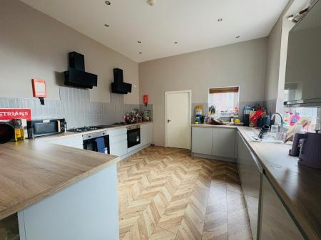 8 bedroom House of Multiple Occupation to let in Mowbray Close, Sunderland, SR2