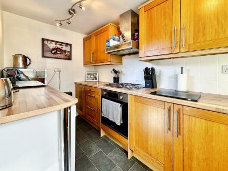 3 bedroom End of terrace house for sale in The Roundway, Longbenton, Newcastle upon Tyne, NE12