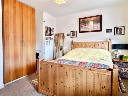 2 bedroom End of terrace house for sale in Chesters Avenue, Longbenton, Newcastle upon Tyne, NE12