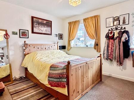 2 bedroom End of terrace house for sale in Chesters Avenue, Longbenton, Newcastle upon Tyne, NE12