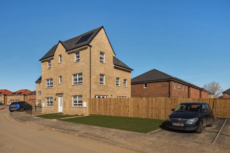 4 bedroom Town house to let in Violet Street, Cramlington, NE23