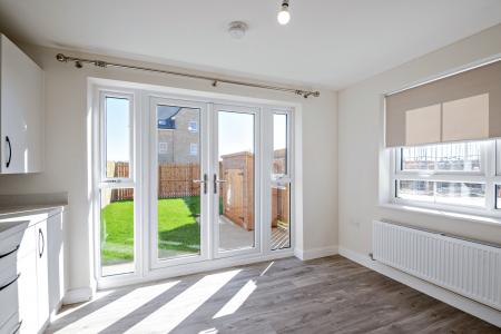 4 bedroom Town house to let in Violet Street, Cramlington, NE23