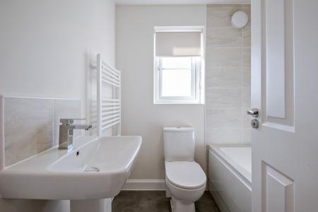 4 bedroom Town house to let in Violet Street, Cramlington, NE23