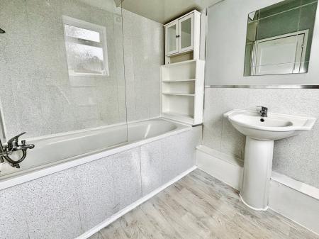 2 bedroom Flat for sale in Eastbourne Avenue, Walker, Newcastle upon Tyne, NE6