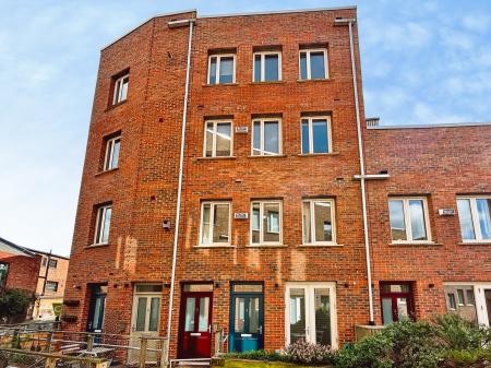 2 bedroom Maisonette for sale in Rosalind Place, Ouseburn, Newcastle upon Tyne, NE6