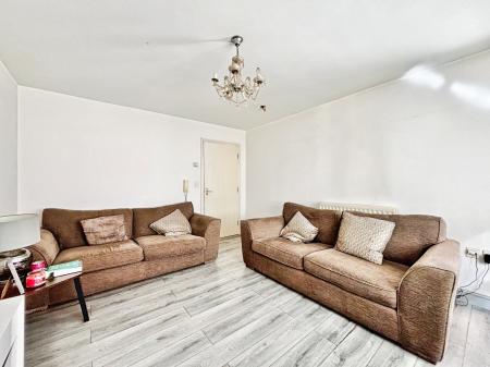 2 bedroom Flat for sale in The Copse, Forest Hall, Newcastle upon Tyne, NE12