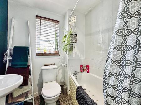 3 bedroom Semi-detached house for sale in Greenhills, Killingworth, Newcastle upon Tyne, NE12