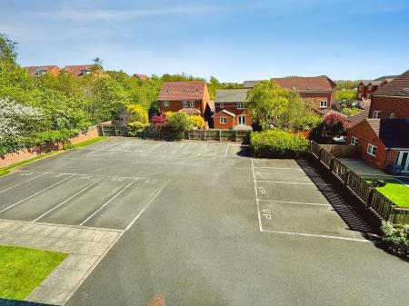 2 bedroom Flat for sale in Haydon Drive, Wallsend, Newcastle upon Tyne, NE28