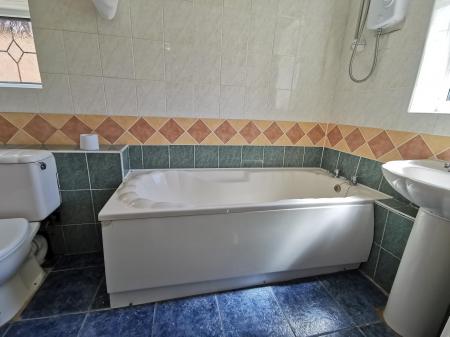3 bedroom Semi-detached house to let in Castle Square, Backworth, NE27