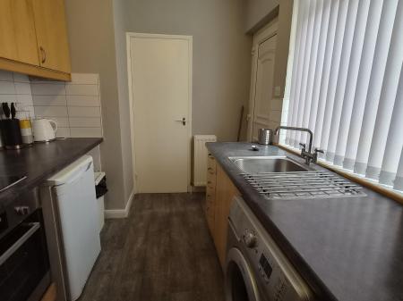 2 bedroom Flat to let in Chatsworth Gardens, Newcastle upon Tyne, NE6