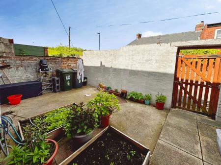 3 bedroom Terraced House for sale in Earsdon Terrace, West Allotment, Newcastle upon Tyne, NE27