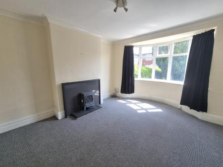 2 bedroom Flat to let in Ferndene Grove, High Heaton, Newcastle upon Tyne, NE7