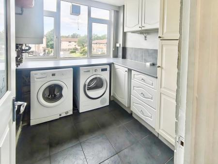 2 bedroom Flat for sale in Pennine Way, Longbenton, Newcastle upon Tyne, NE12