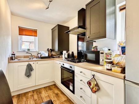 2 bedroom Flat for sale in Lansdowne Road, Forest Hall, Newcastle upon Tyne, NE12