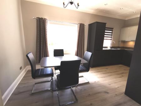 2 bedroom Flat to let in Castledene Court, South Gosforth, Newcastle upon Tyne, NE3