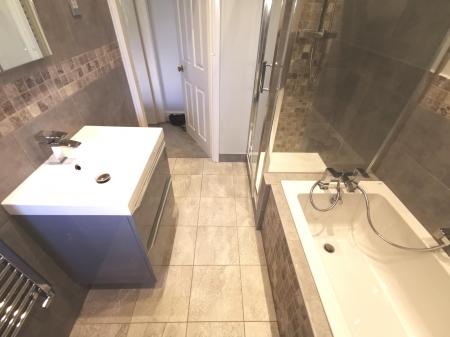 2 bedroom Flat to let in Castledene Court, South Gosforth, Newcastle upon Tyne, NE3