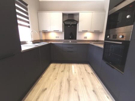 2 bedroom Flat to let in Castledene Court, South Gosforth, Newcastle upon Tyne, NE3