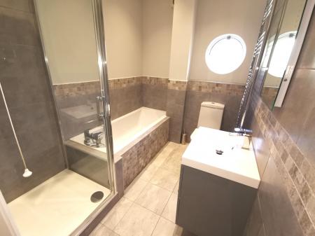 2 bedroom Flat to let in Castledene Court, South Gosforth, Newcastle upon Tyne, NE3