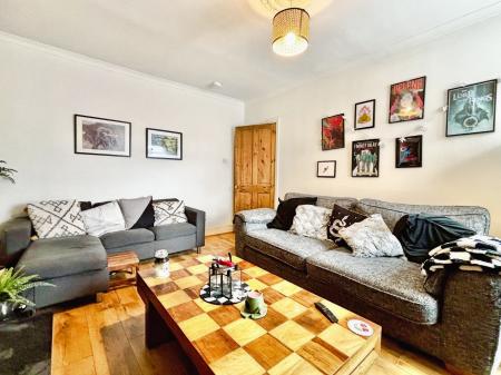 3 bedroom Flat for sale in Whitefield Terrace, Heaton, Newcastle upon Tyne, NE6