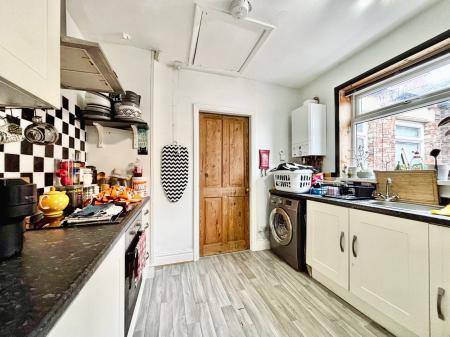 3 bedroom Flat for sale in Whitefield Terrace, Heaton, Newcastle upon Tyne, NE6