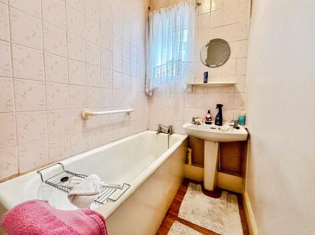 3 bedroom Terraced House for sale in Lilac Road, Newcastle upon Tyne, NE6