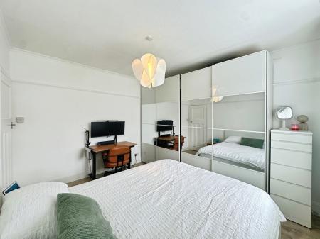 2 bedroom Flat for sale in Ferndene Grove, High Heaton, Newcastle upon Tyne, NE7