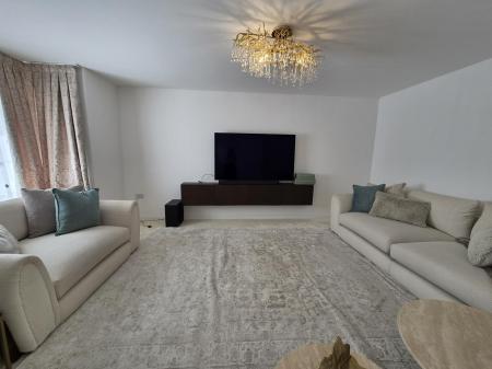 4 bedroom Detached house to let in Whitehouse Drive, Killingworth, NE12