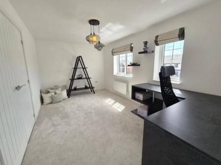 4 bedroom Detached house to let in Whitehouse Drive, Killingworth, NE12