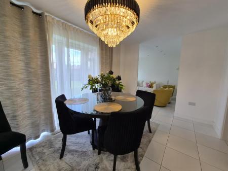4 bedroom Detached house to let in Whitehouse Drive, Killingworth, NE12