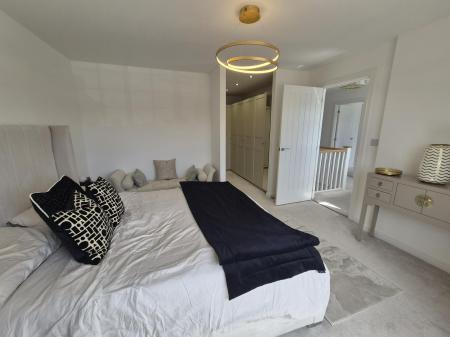 4 bedroom Detached house to let in Whitehouse Drive, Killingworth, NE12