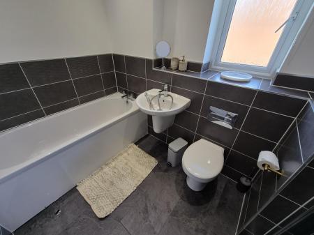 4 bedroom Detached house to let in Whitehouse Drive, Killingworth, NE12
