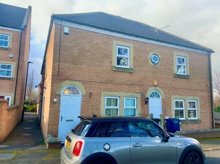 2 bedroom Flat to let in Castledene, Gosforth, Newcastle upon Tyne, NE3