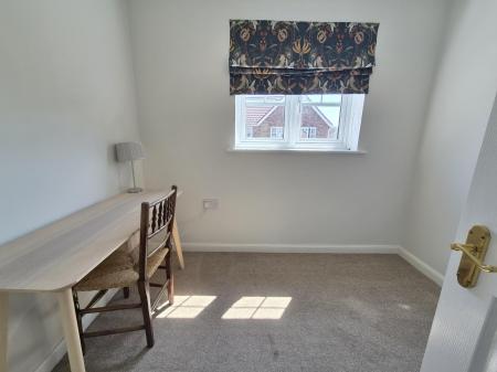 3 bedroom Semi-detached house to let in Thirlwall Court, Longbenton, Newcastle upon Tyne, NE12