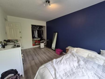 2 bedroom Flat to let in Hunters Court, South Gosforth, Newcastle upon Tyne, NE3