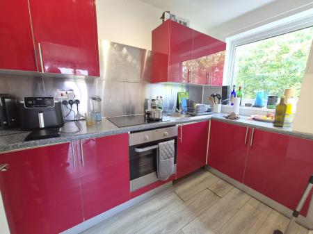 2 bedroom Flat to let in Hunters Court, South Gosforth, Newcastle upon Tyne, NE3
