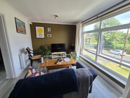 2 bedroom Flat to let in Hunters Court, South Gosforth, Newcastle upon Tyne, NE3