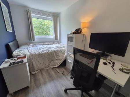 2 bedroom Flat to let in Hunters Court, South Gosforth, Newcastle upon Tyne, NE3
