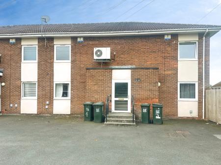 1 bedroom Flat for sale in Chesters Court, Longbenton, Newcastle upon Tyne, NE12