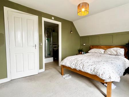 3 bedroom Town house for sale in Queensbury Gate, Longbenton, Newcastle upon Tyne, NE12