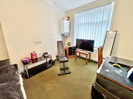 2 bedroom Flat for sale in Albert Avenue, Wallsend, Newcastle upon Tyne, NE28
