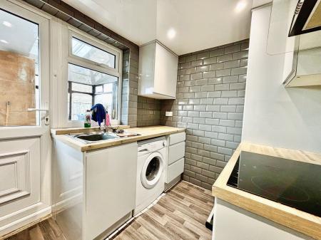 2 bedroom Flat to let in Trentham Avenue, Benton, Newcastle upon Tyne, NE7