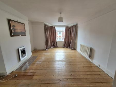 2 bedroom Flat to let in Biddlestone Road, Heaton, Newcastle upon Tyne, NE6