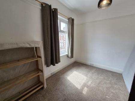 2 bedroom Flat to let in Biddlestone Road, Heaton, Newcastle upon Tyne, NE6